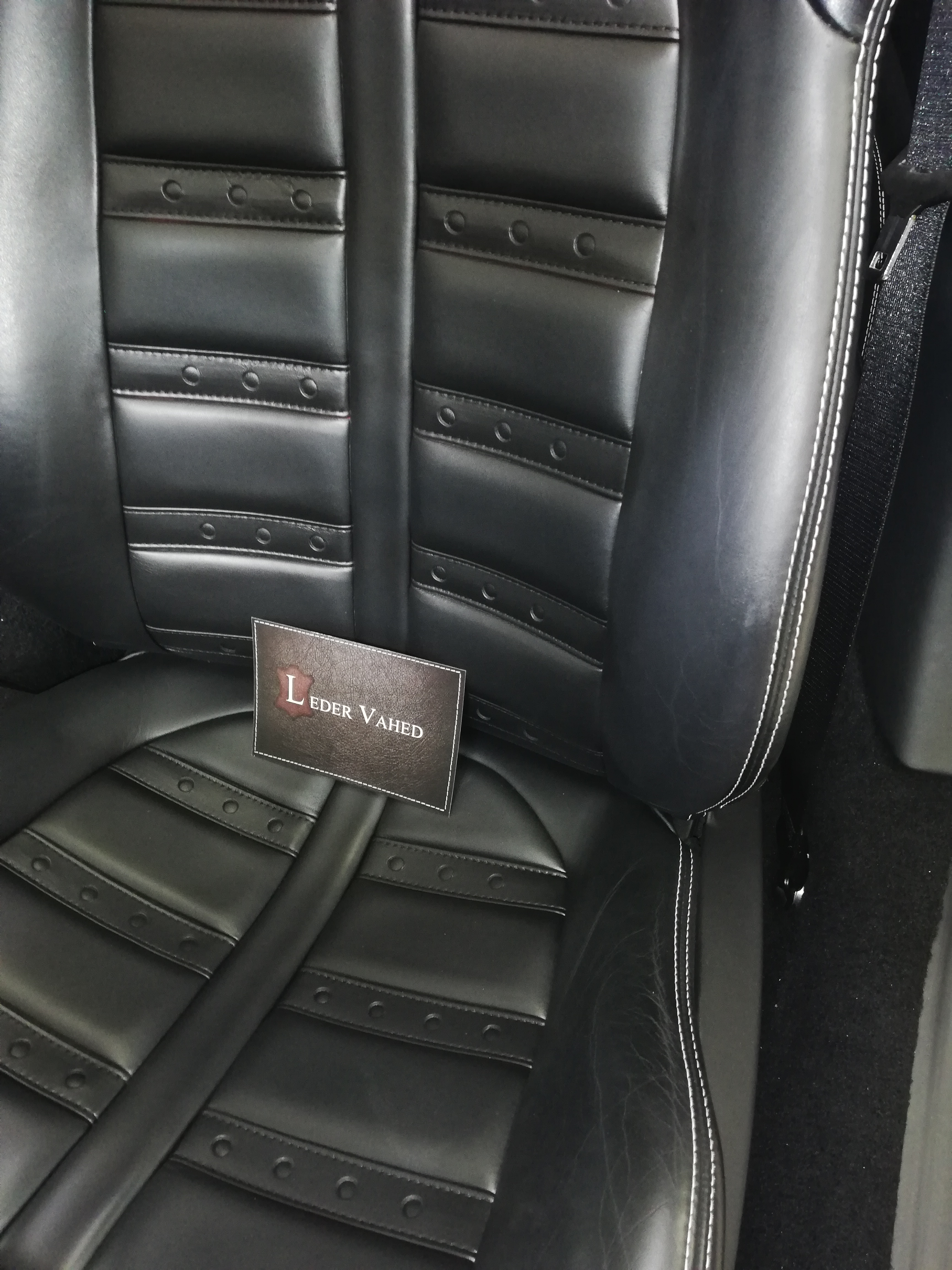 Vahed Leder, Fahzeuge, Leder