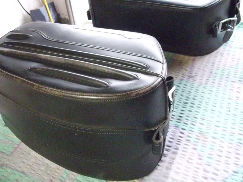 Vahed Leder, Fahzeuge, Leder