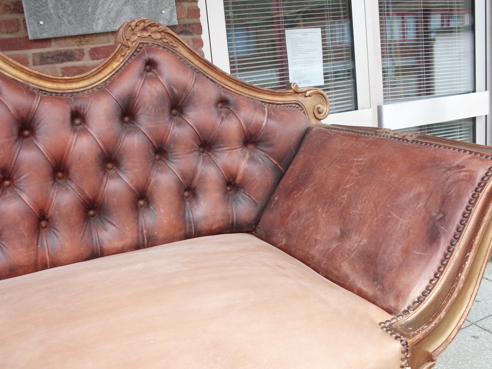 Vahed Leder, Möbel, Leder